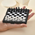 Portable magnetic chess set